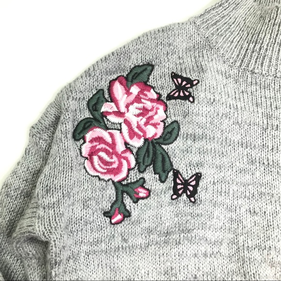[Cloud Chaser] Embroidered Rose Sweater Size Small - Picture 2 of 8